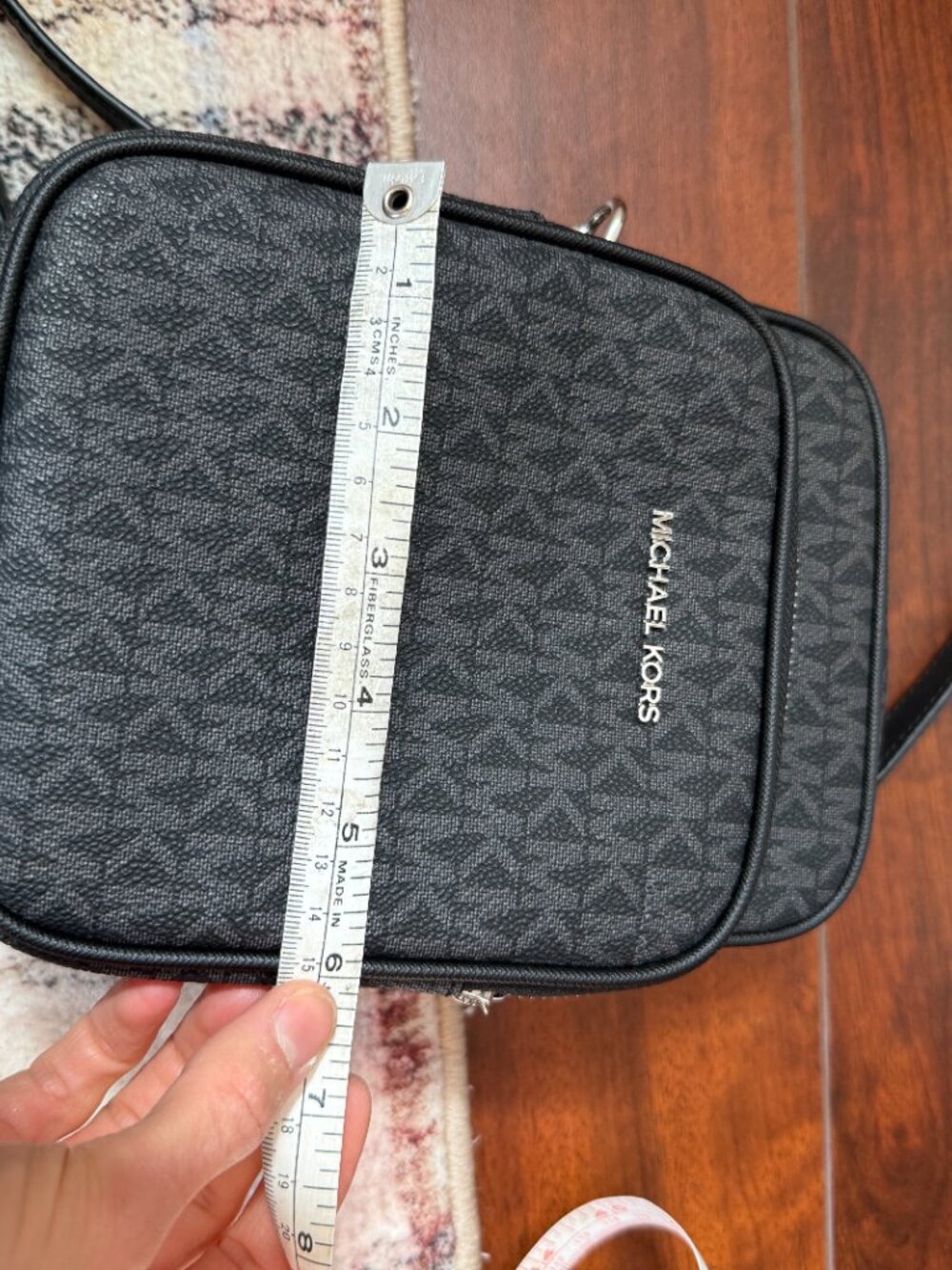 NWT Michael Kors Jet Set Travel Medium Logo Crossbody Bag in black signature - Picture 9 of 9